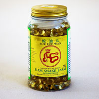 Сур Еу Ван (Sur Eiw Wan) - препарат на основе жира сиамской королевской кобры (уникальное сочетание жирных аминокислот и витаминов). 450 капсул, 170 г.