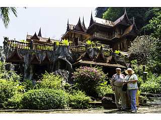 Храм Тхам Кхао Вонг