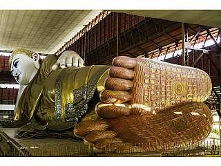 Изображение Будды в пагоде Чаутаджи, Янгон